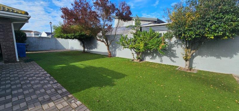 4 Bedroom Property for Sale in Myburgh Park Western Cape